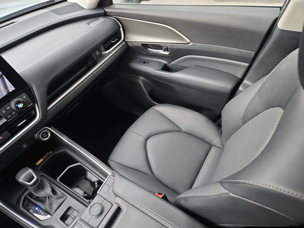 2025 Toyota Grand Highlander XLE, 023491, Photo