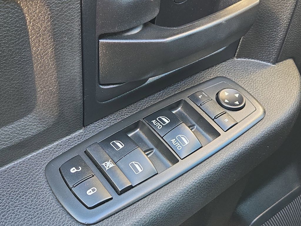    Tradesman, 166051, Photo