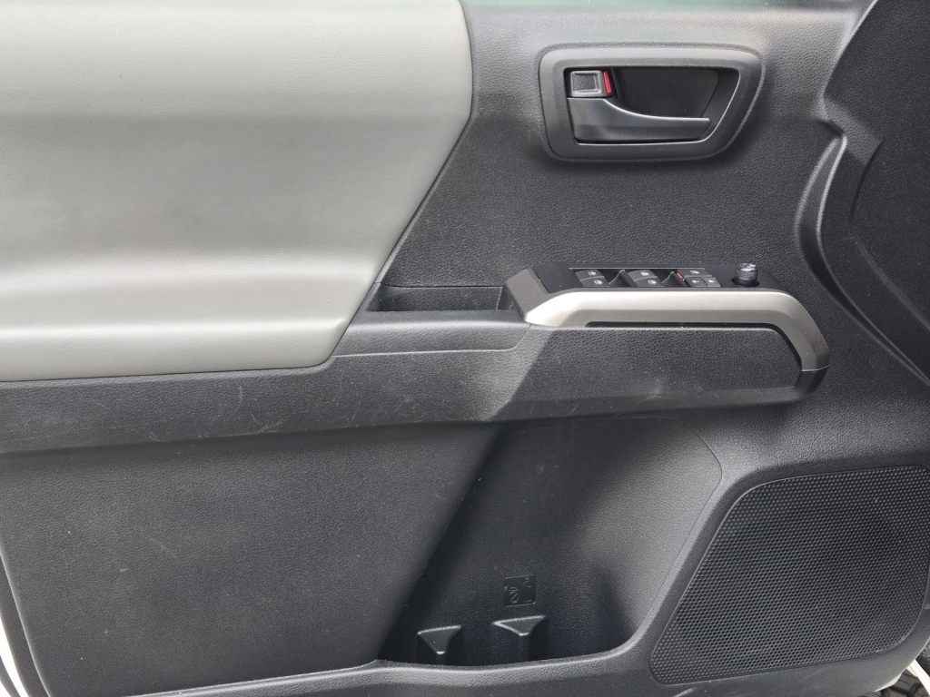 2022 Toyota Tacoma SR5, 015015, Photo