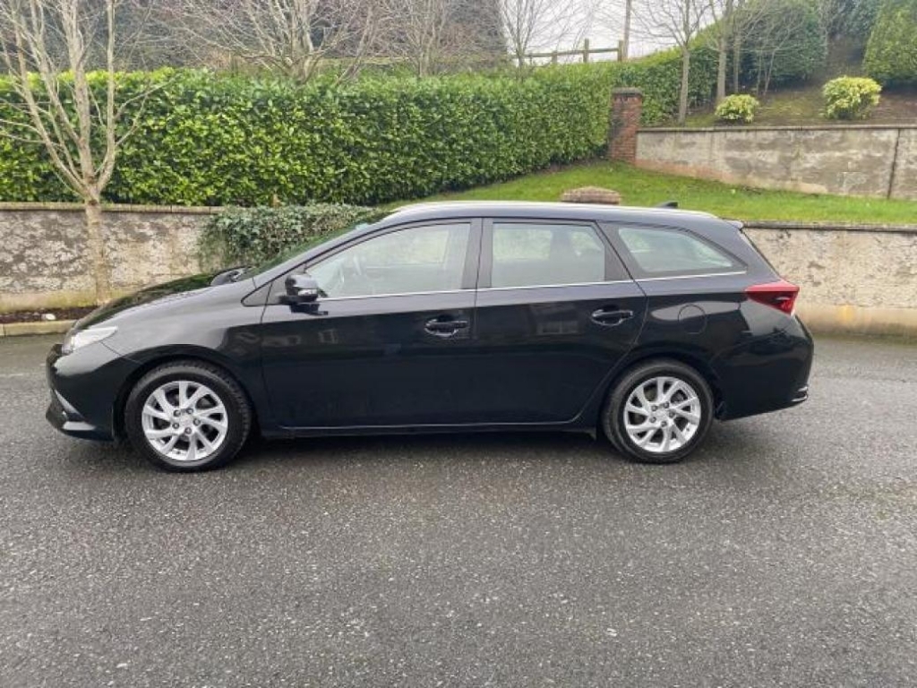 Used Black 2016 TOYOTA Auris Stk# 161-LH-3959 | Cars For Sale Near Me