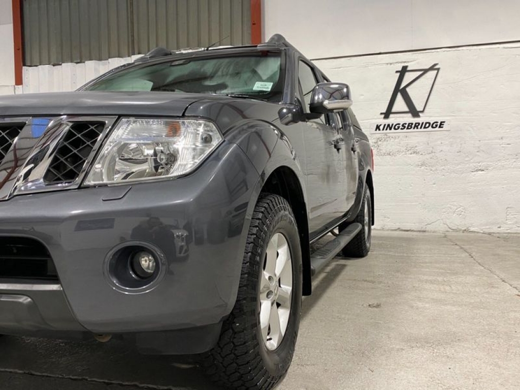 2015 NISSAN Navara Dci Tekna 4x4 Shr Dcb, YX65UEU, Photo