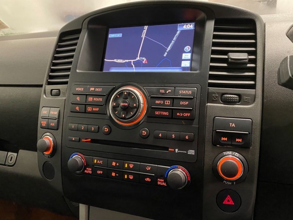 2015 NISSAN Navara Dci Tekna 4x4 Shr Dcb, YX65UEU, Photo