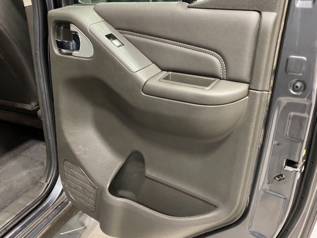 2015 NISSAN Navara Dci Tekna 4x4 Shr Dcb, YX65UEU, Photo