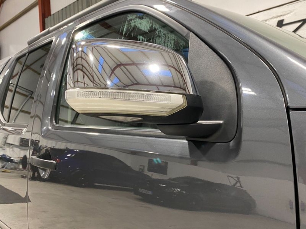 2015 NISSAN Navara Dci Tekna 4x4 Shr Dcb, YX65UEU, Photo