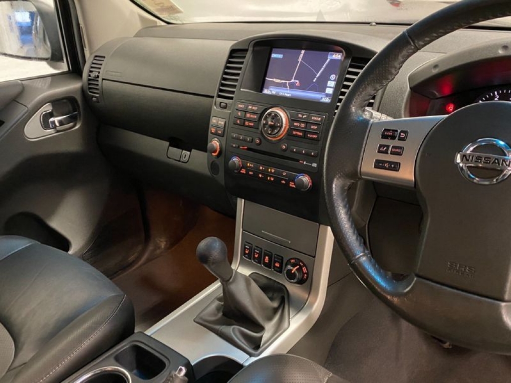 2015 NISSAN Navara Dci Tekna 4x4 Shr Dcb, YX65UEU, Photo