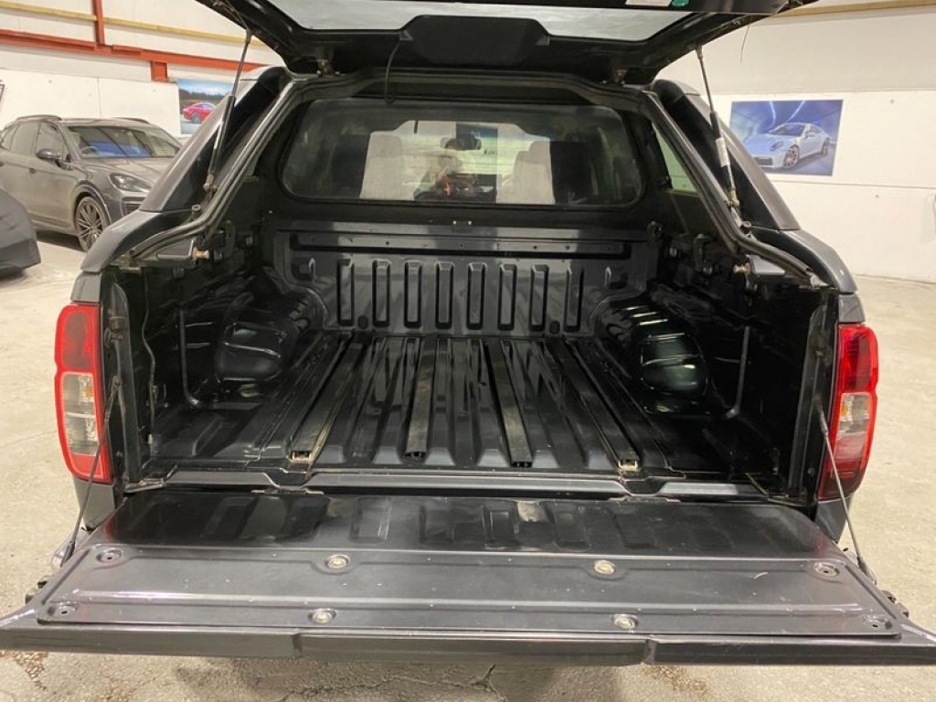 2015 NISSAN Navara Dci Tekna 4x4 Shr Dcb, YX65UEU, Photo