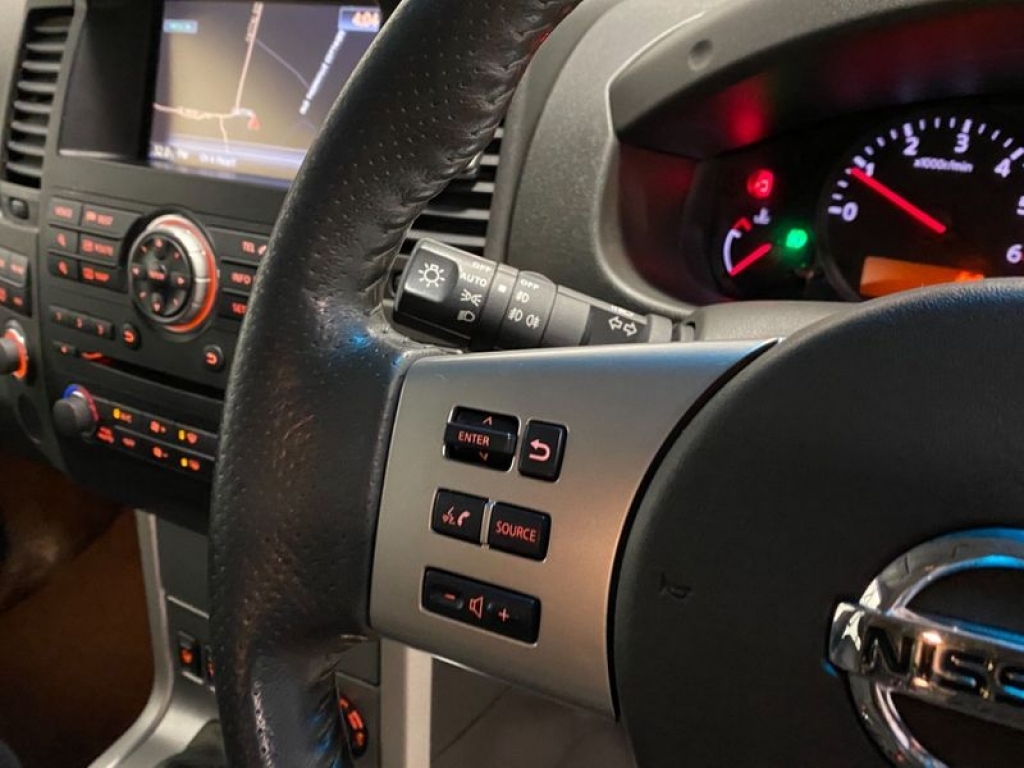 2015 NISSAN Navara Dci Tekna 4x4 Shr Dcb, YX65UEU, Photo