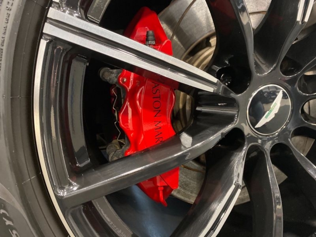 2018 ASTON MARTIN VANTAGE V8, LF68GXC, Photo