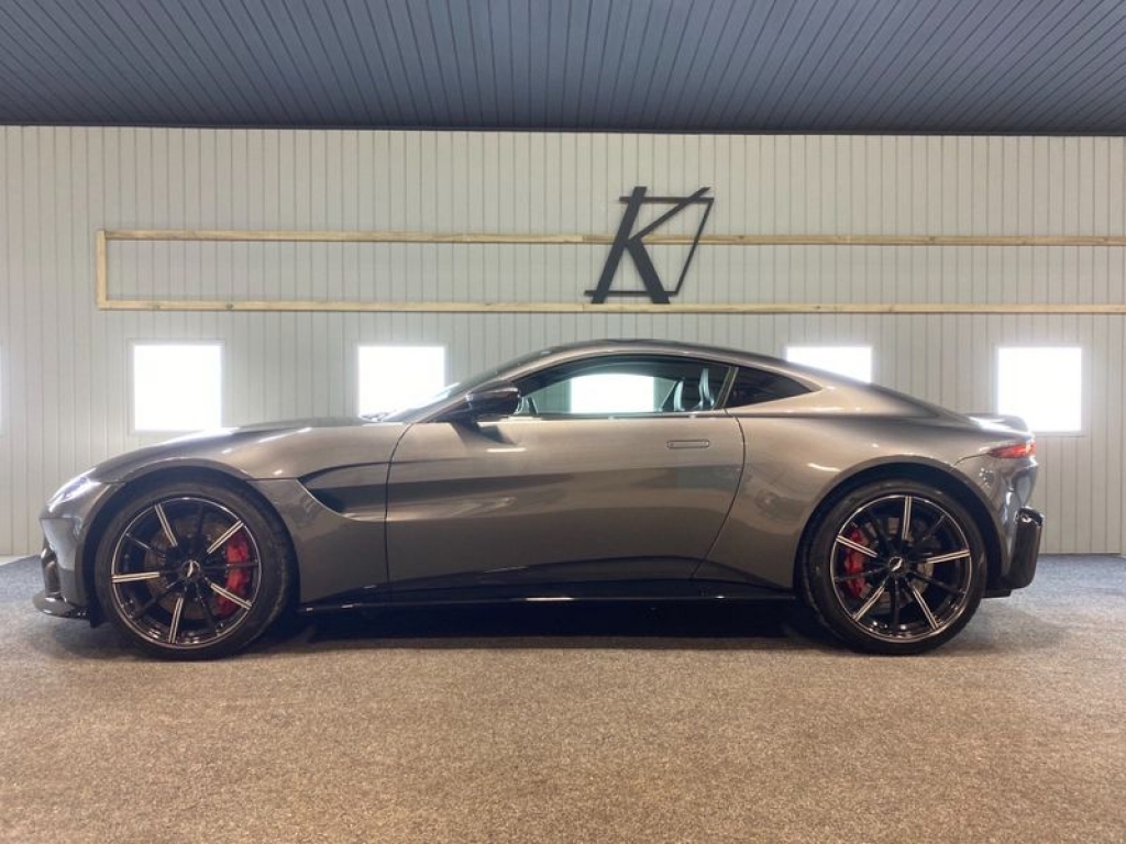 2018 ASTON MARTIN VANTAGE V8, LF68GXC, Photo