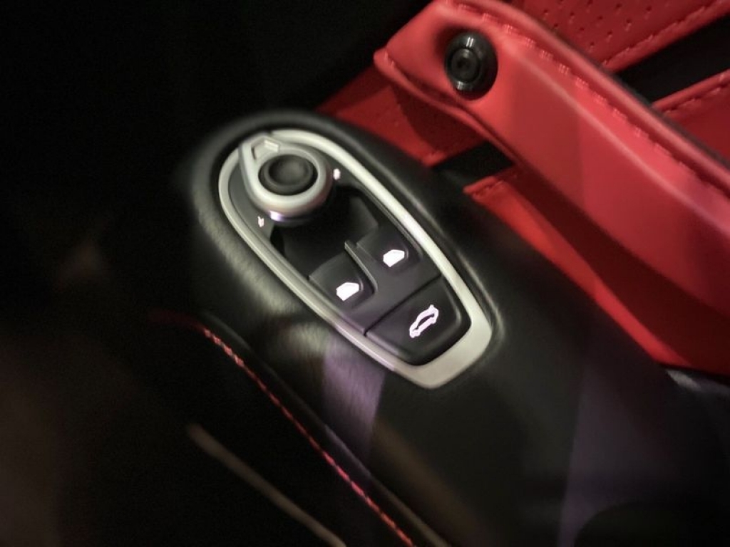 2018 ASTON MARTIN VANTAGE V8, LF68GXC, Photo