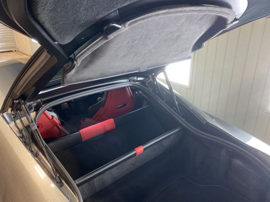 2018 ASTON MARTIN VANTAGE V8, LF68GXC, Photo