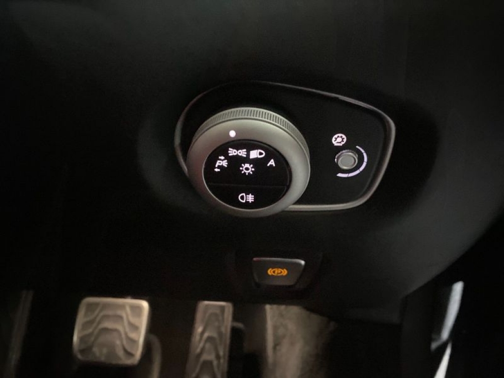 2018 ASTON MARTIN VANTAGE V8, LF68GXC, Photo