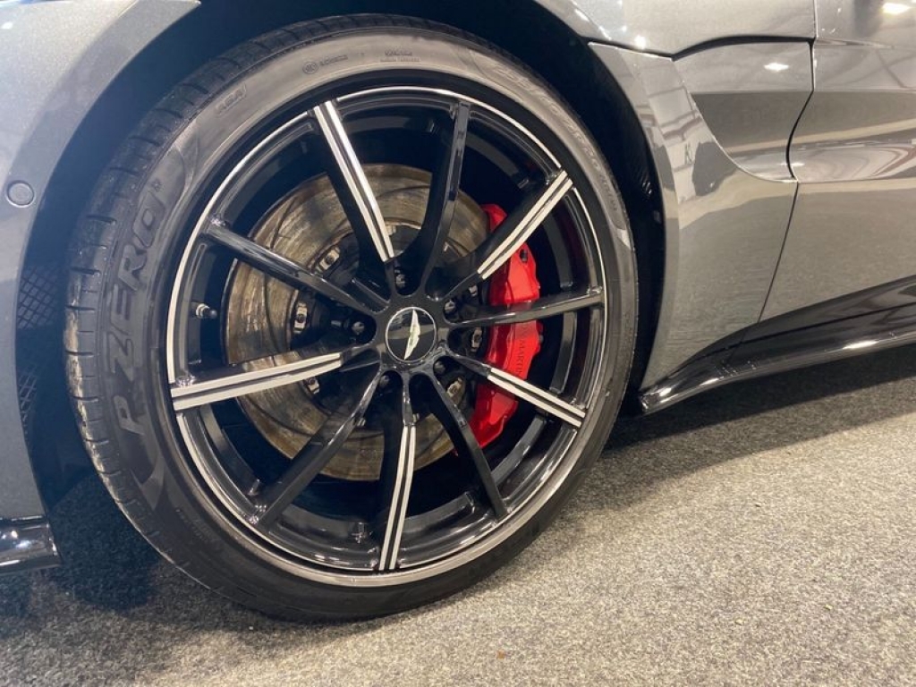 2018 ASTON MARTIN VANTAGE V8, LF68GXC, Photo