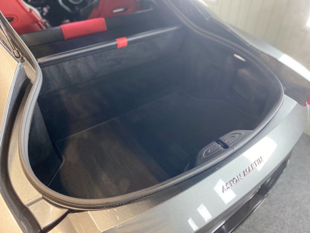 2018 ASTON MARTIN VANTAGE V8, LF68GXC, Photo