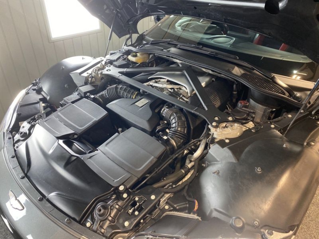 2018 ASTON MARTIN VANTAGE V8, LF68GXC, Photo