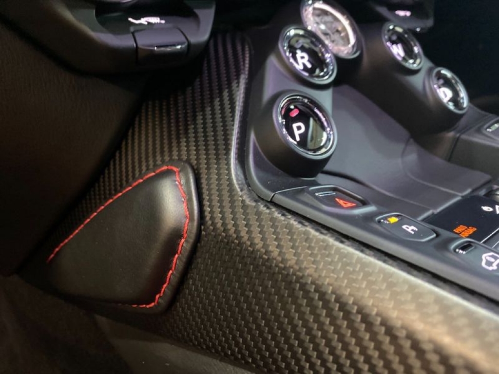 2018 ASTON MARTIN VANTAGE V8, LF68GXC, Photo