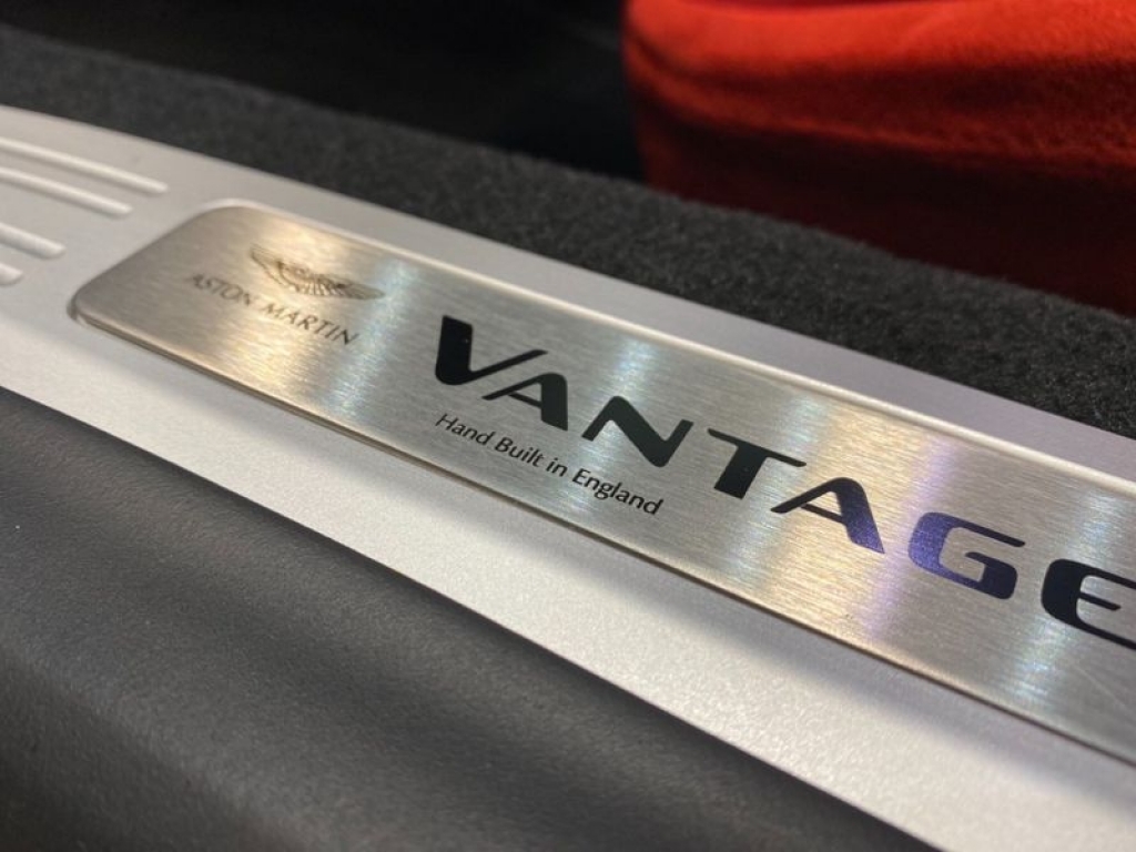 2018 ASTON MARTIN VANTAGE V8, LF68GXC, Photo