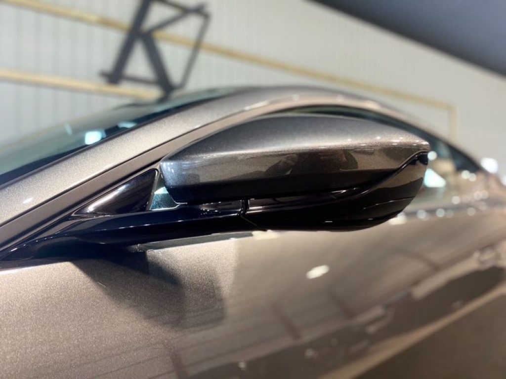 2018 ASTON MARTIN VANTAGE V8, LF68GXC, Photo