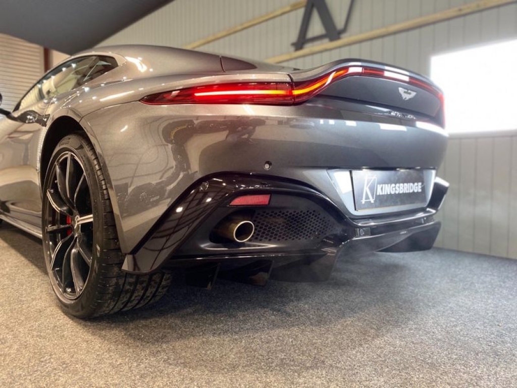 2018 ASTON MARTIN VANTAGE V8, LF68GXC, Photo