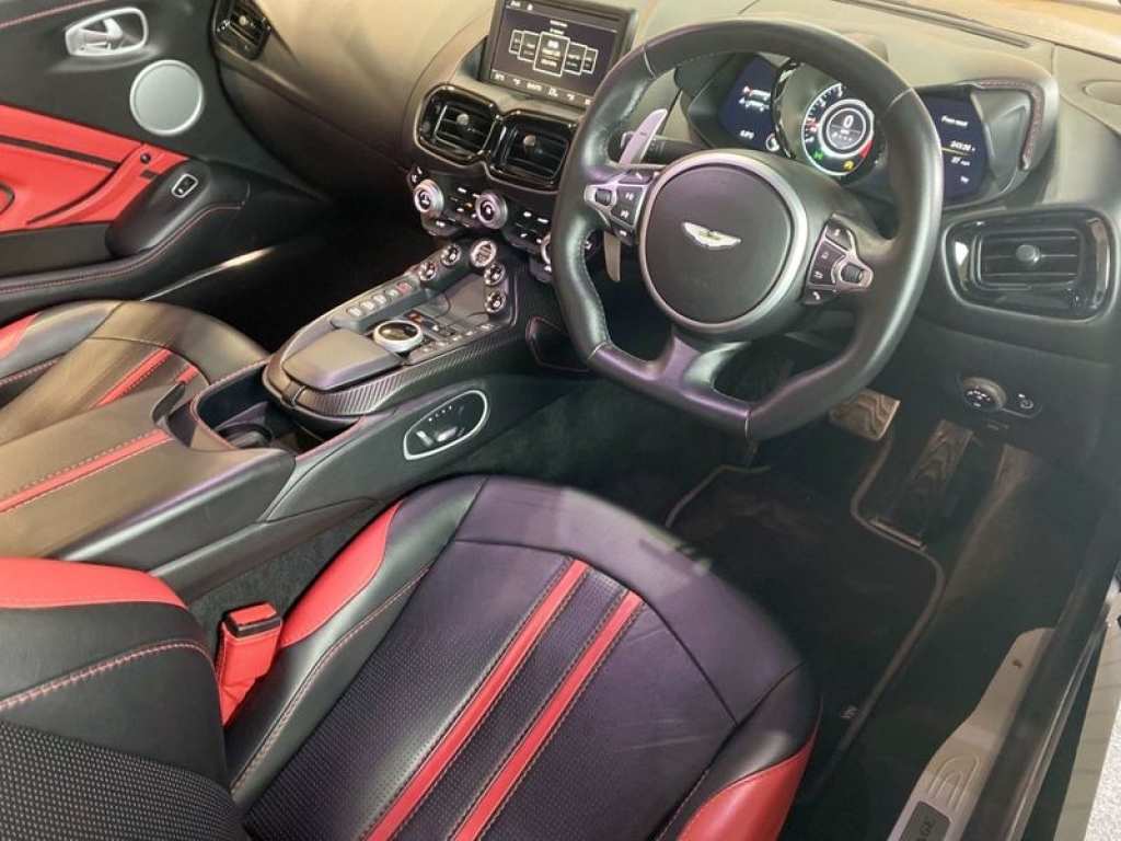 2018 ASTON MARTIN VANTAGE V8, LF68GXC, Photo