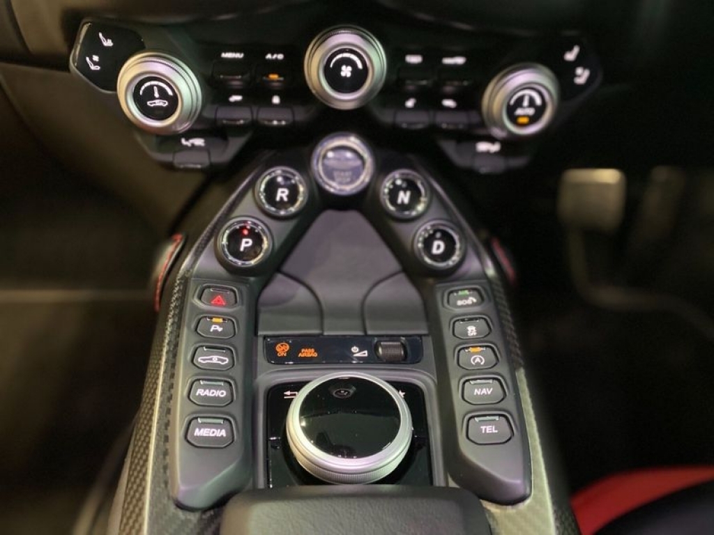 2018 ASTON MARTIN VANTAGE V8, LF68GXC, Photo