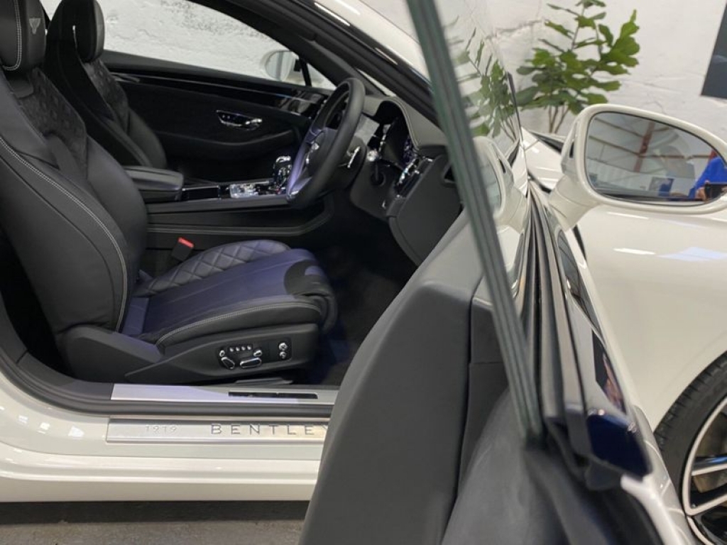 2019 BENTLEY CONTINENTAL GT, NJ19WKS, Photo
