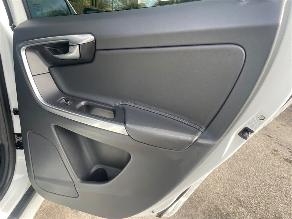 2015 Volvo Xc60 D4 Se, 6840160-31607, Photo