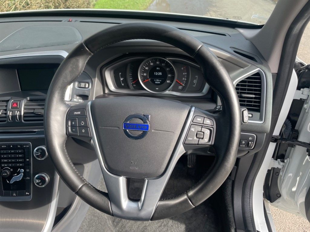 2015 Volvo Xc60 D4 Se, 6840160-31607, Photo