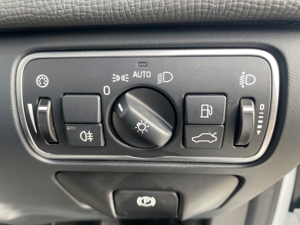 2015 Volvo Xc60 D4 Se, 6840160-31607, Photo