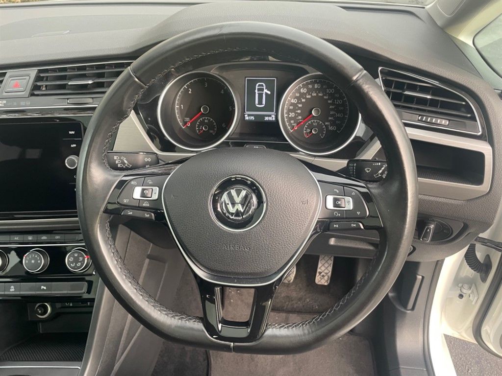 2017 Volkswagen Touran Se Family Tdi Bluemotion Technology, 6815113-31607, Photo