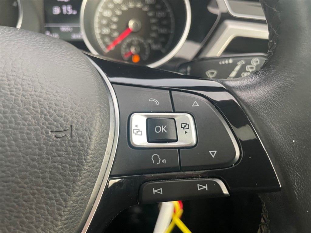 2017 Volkswagen Touran Se Family Tdi Bluemotion Technology, 6815113-31607, Photo