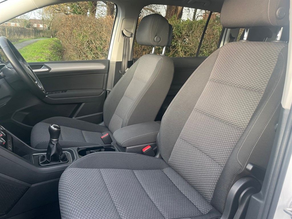 2017 Volkswagen Touran Se Family Tdi Bluemotion Technology, 6815113-31607, Photo