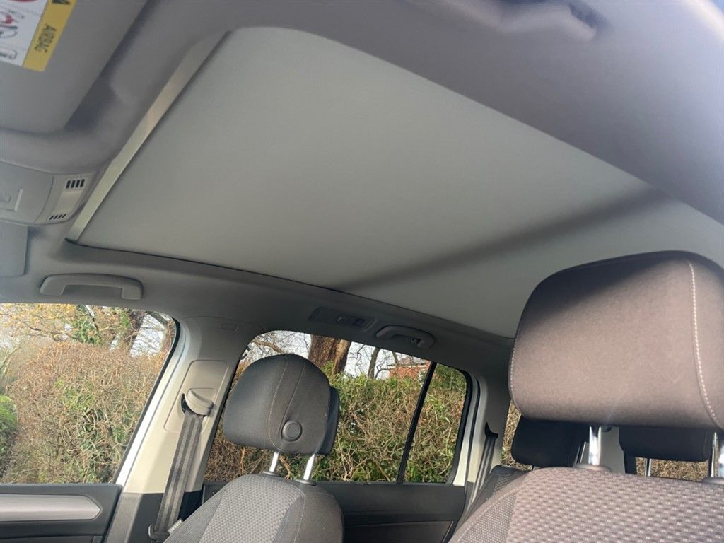 2017 Volkswagen Touran Se Family Tdi Bluemotion Technology, 6815113-31607, Photo