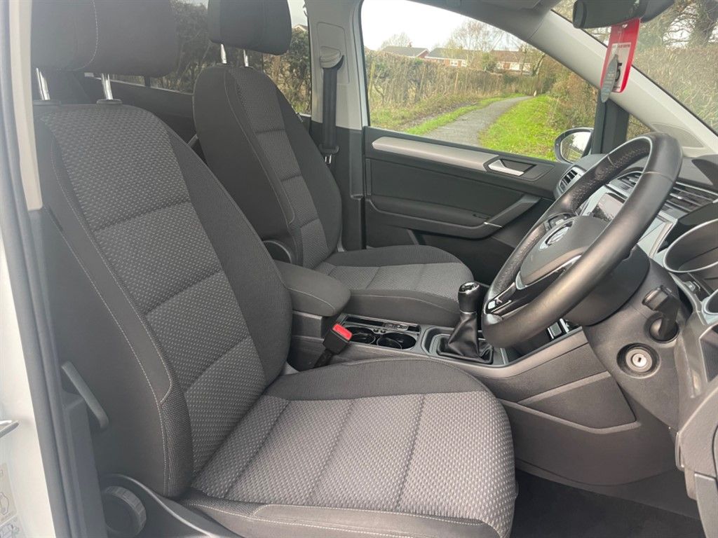 2017 Volkswagen Touran Se Family Tdi Bluemotion Technology, 6815113-31607, Photo