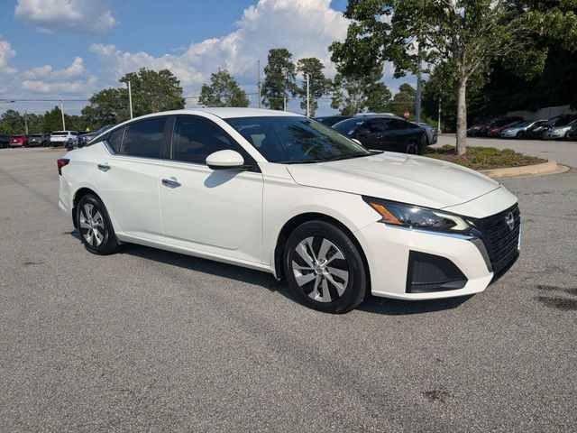 2024 Nissan Altima 2.5 SV Sedan, P4747, Photo 1