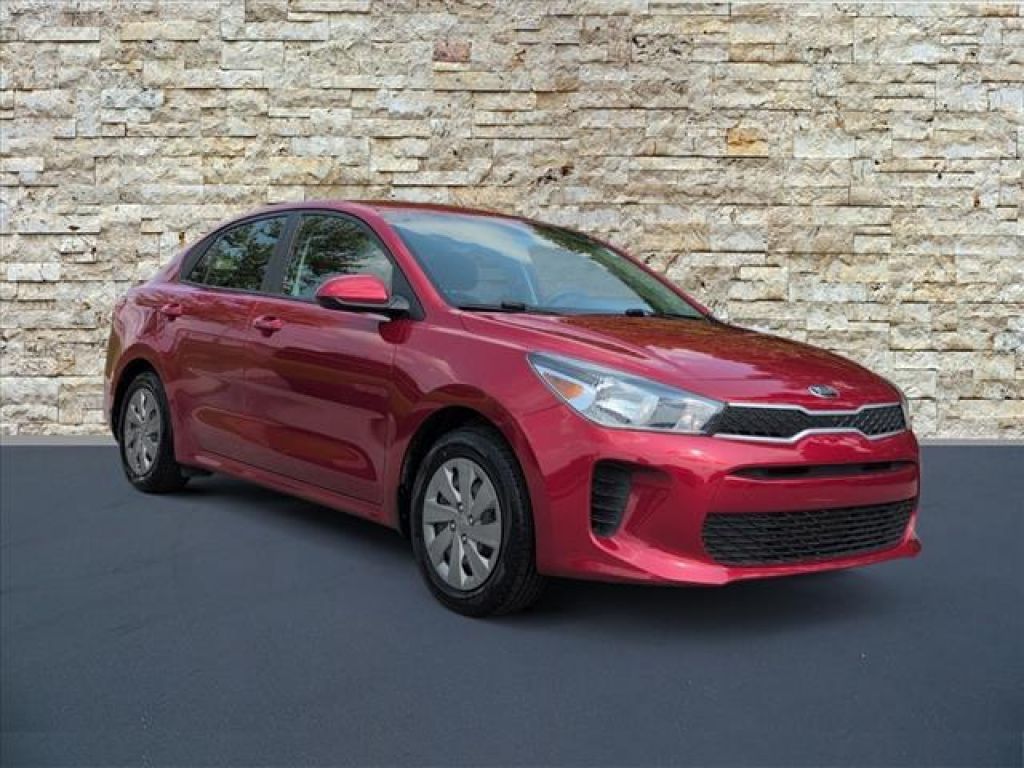 2019 Toyota Camry LE Auto, T806997, Photo 1