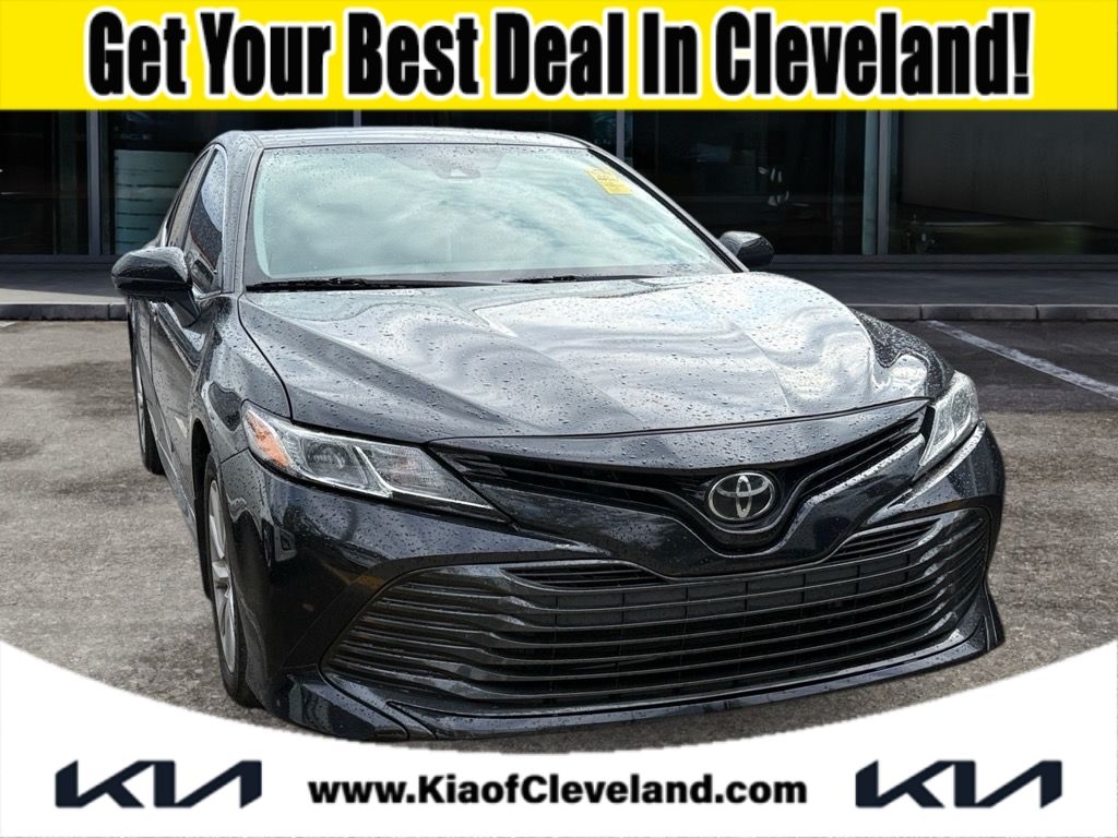 2018 Ford Focus SE Sedan, T268385, Photo 1