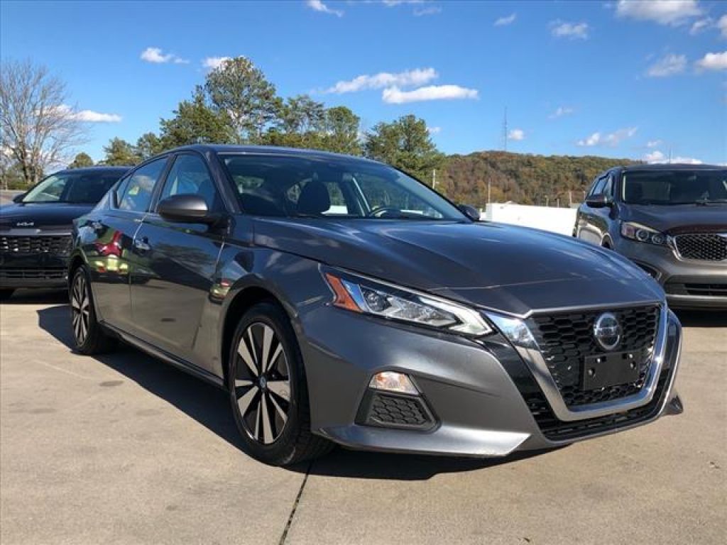 2016 Nissan Maxima 4-door Sedan 3.5 SR, T382437, Photo 1