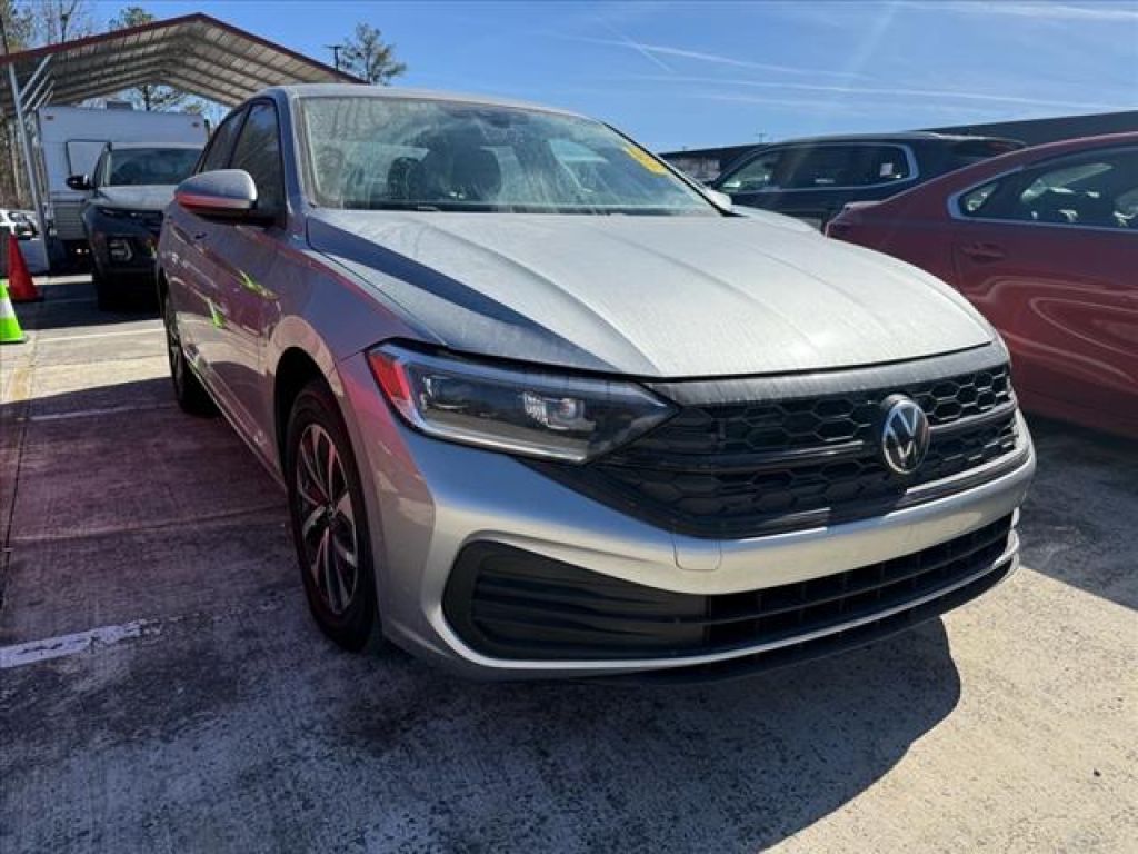 2024 Toyota Camry LE Auto, T257983, Photo 1