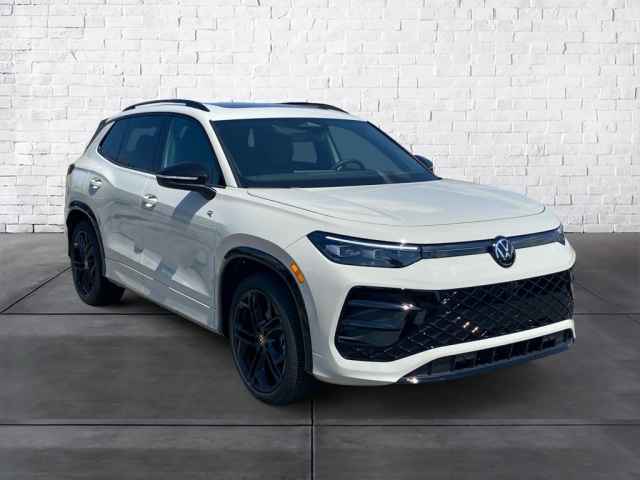 2025 Volkswagen Tiguan 2.0T SE R-Line Black FWD, V067722, Photo 1