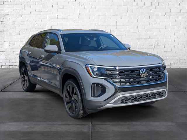 2017 Volkswagen Tiguan 2.0T Wolfsburg Edition FWD, T500879, Photo 1