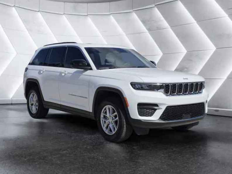 2025 Jeep Grand Cherokee Laredo X's photo