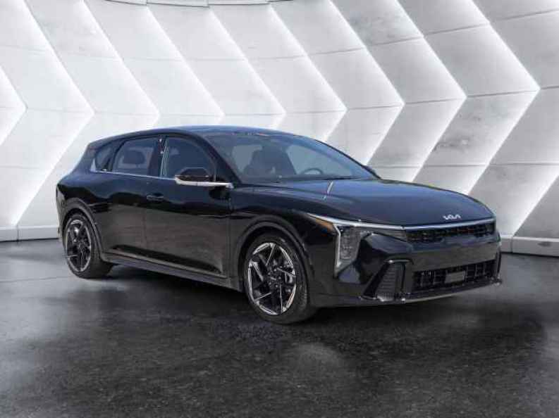 2026 Kia K4 GT-Line AT Hatchback's photo