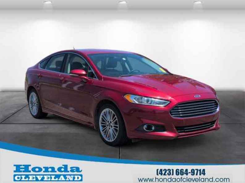 2016 Ford Fusion SE FWD's photo