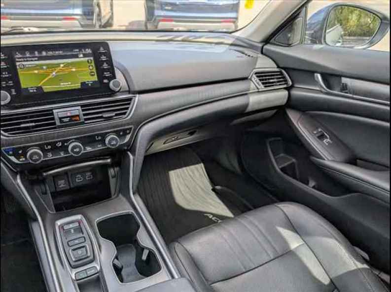2022 Honda Accord Touring - Photo 9