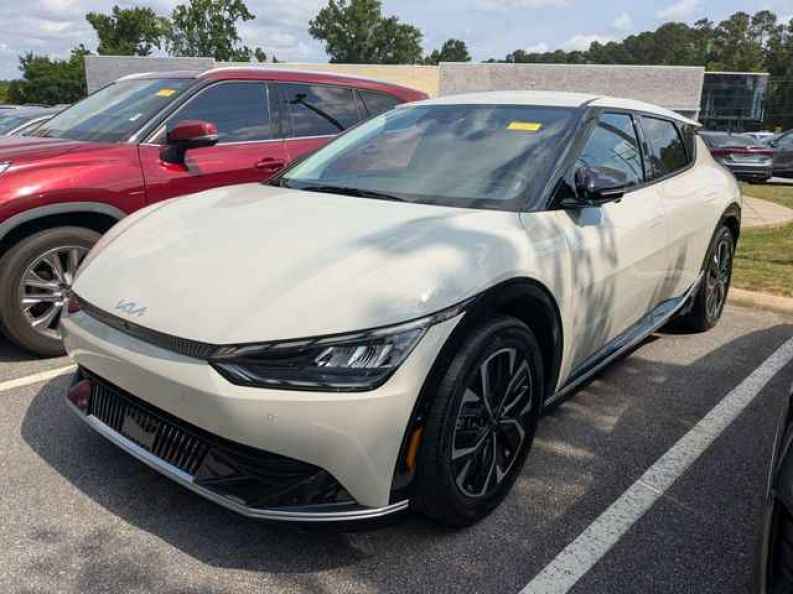 2022 Kia EV6 Wind AWD's photo
