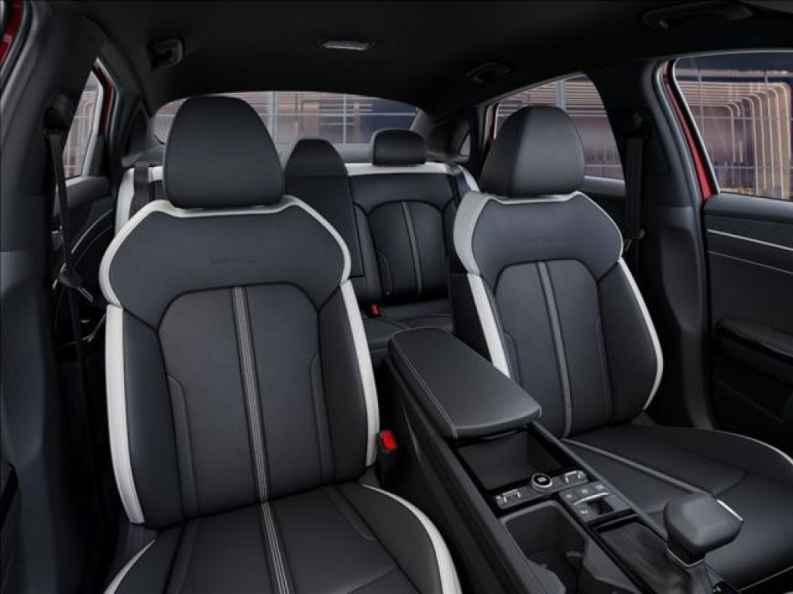 2025 Kia K5 GT-Line - Photo 15