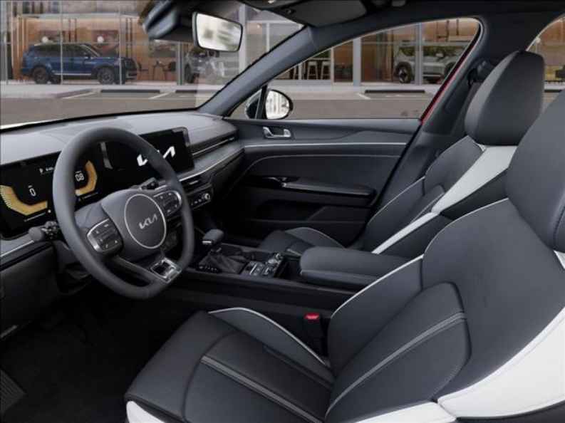 2025 Kia K5 GT-Line - Photo 17
