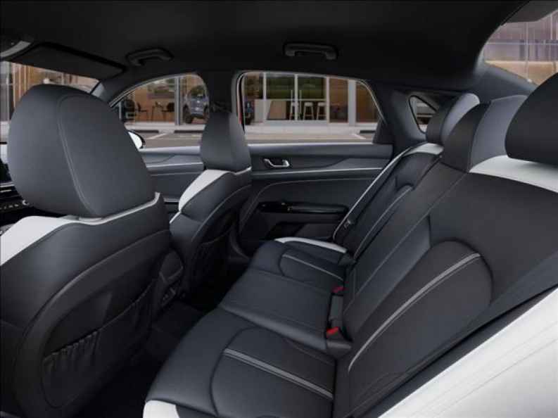 2025 Kia K5 GT-Line - Photo 18
