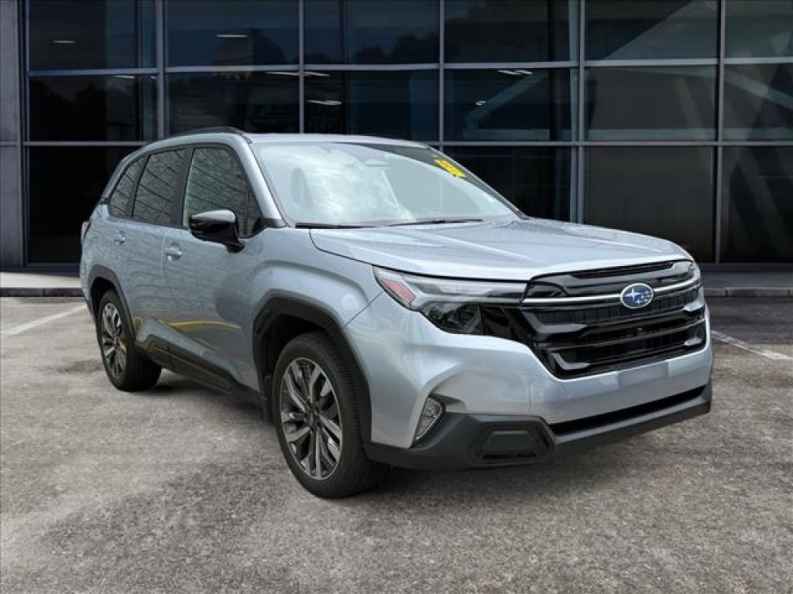2025 Subaru Forester Touring's photo